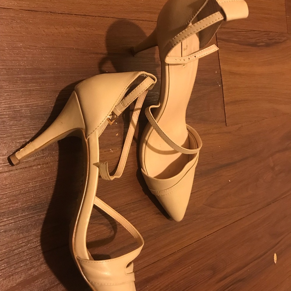 Also cream heels slipper